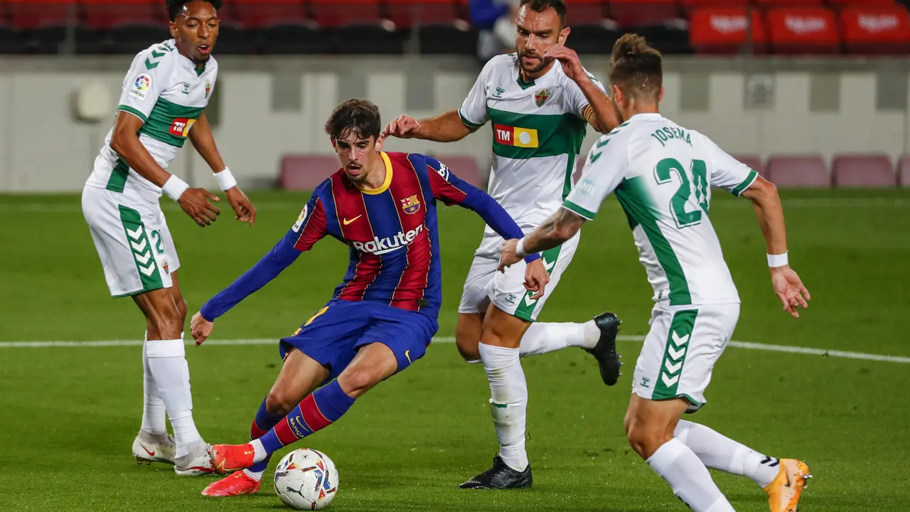 FOTO: Barcelona Kembali ke Posisi 3 usai Tundukkan Elche 3-0 - Francisco Trincao