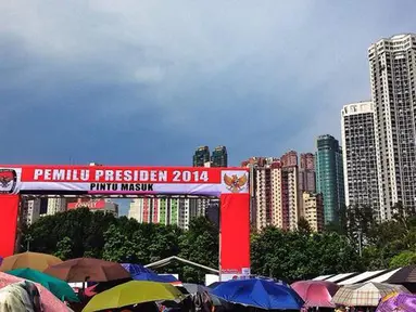 Pemungutan suara pemilihan Presiden Republik Indonesia di Hongkong berakhir ricuh, Victoria Park, Causeway Bay, Hongkong, Minggu (6/7/2014) (twitter.com)