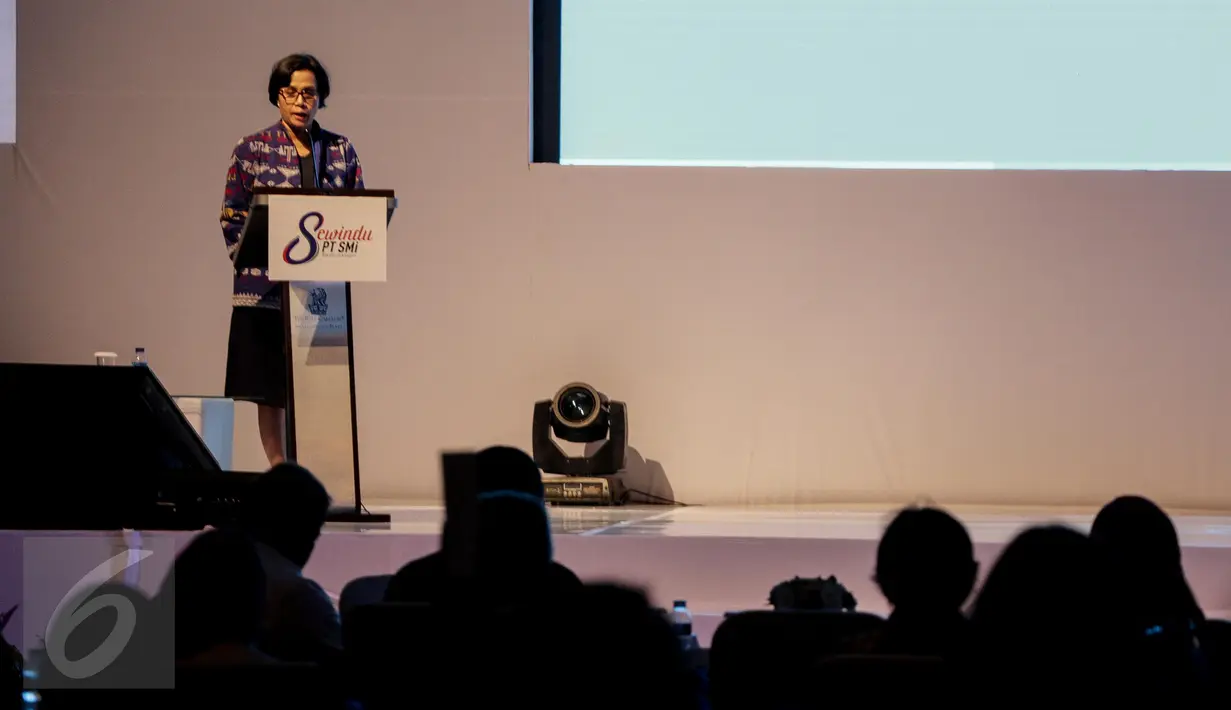 Menteri Keuangan Sri Mulyani memberikan sambutan pada perayaan 'Sewindu PT SMI - Hari Bakti untuk Negeri' di Jakarta, Rabu (22/3). PT Sarana Multi Infrastruktur (Persero) merayakan hari jadinya yang ke-8 alias sewindu. (Liputan6.com/Faizal Fanani)