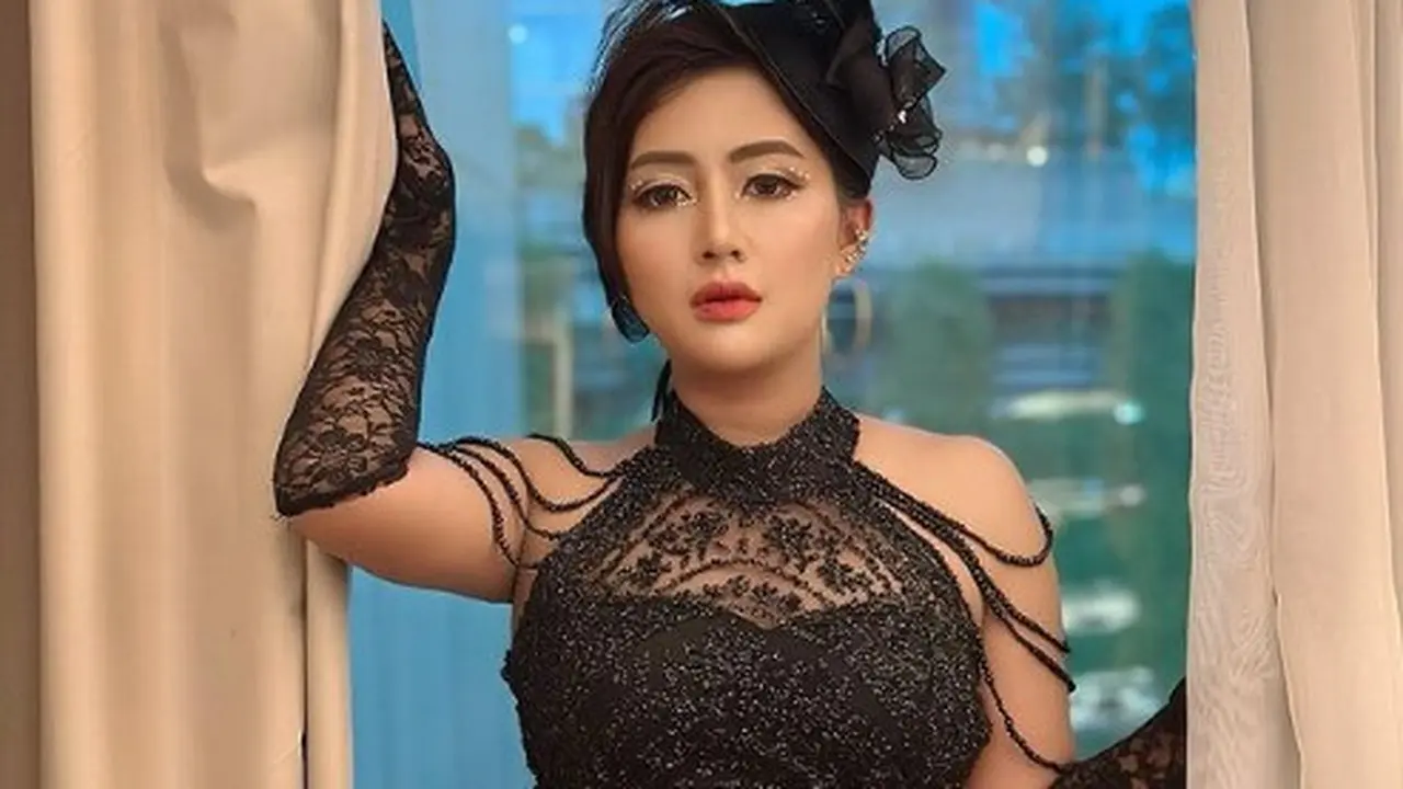 Miss Cindy (Instagram)