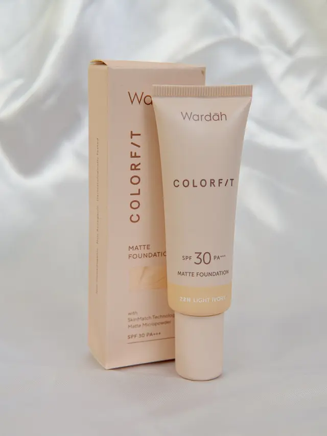 Review Rangkaian Wardah Colorfit Complexion, Hasilkan Tampilan Glow hingga Matte yang Cantik