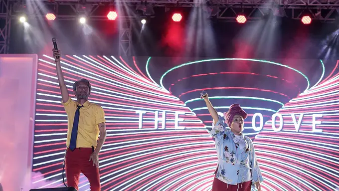 [Bintang] The Groove Tampil Enerjik di Meikarta Music Festival 