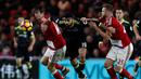 Striker Chelsea, Diego Costa, berusaha lepas dari kawalan pemain Middlesbrough dalam lanjutan Premier League di Stadion Riverside, Middlesbrough, Minggu (20/11/2016). (Action Images via Reuters/Lee Smith)