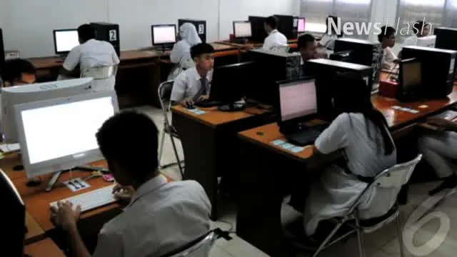 NEWS FLASH: Mendikbud Ancam Pecat Guru yang Berlaku Curang di Ujian Sekolah