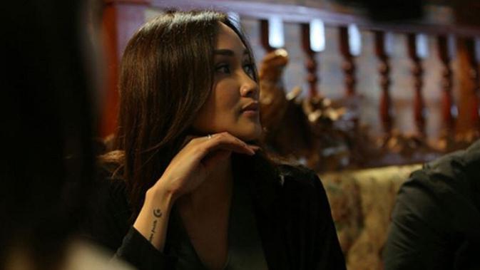 Film horor terbaru Sara Wijayanto bersama Luna Maya, Sabrina tak sabar ditonton penggemar (Instagram/@sarawijayanto)