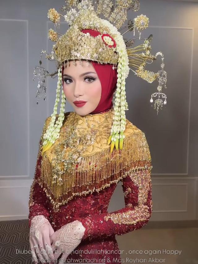 6 Potret Detail Penampilan Zahwa Nadhira di Resespi, Mantu Mahfud MD Manglingi