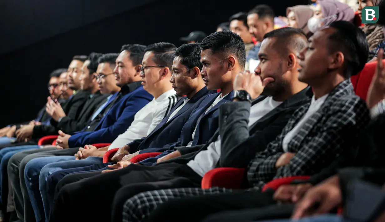 

<p>Sejumlah pemain BRI Liga 1 menghadiri Meet & Greet Pemain BRI Liga 1 yang berlangsung di Cinepolis, Senayan Park, Jakarta, Sabtu (13/07/2024). (Bola.com/Bagaskara Lazuardi)
<p>” data-template-var=”image”></picture>
<div>
<p><span>1</span><span>/</span><span>9</span>
<p>Sejumlah pemain BRI Liga 1 menghadiri Meet & Greet Pemain BRI Liga 1 yang berlangsung di Cinepolis, Senayan Park, Jakarta, Sabtu (13/07/2024). (Bola.com/Bagaskara Lazuardi)
</div>
</div>
</figure>
<figure id=