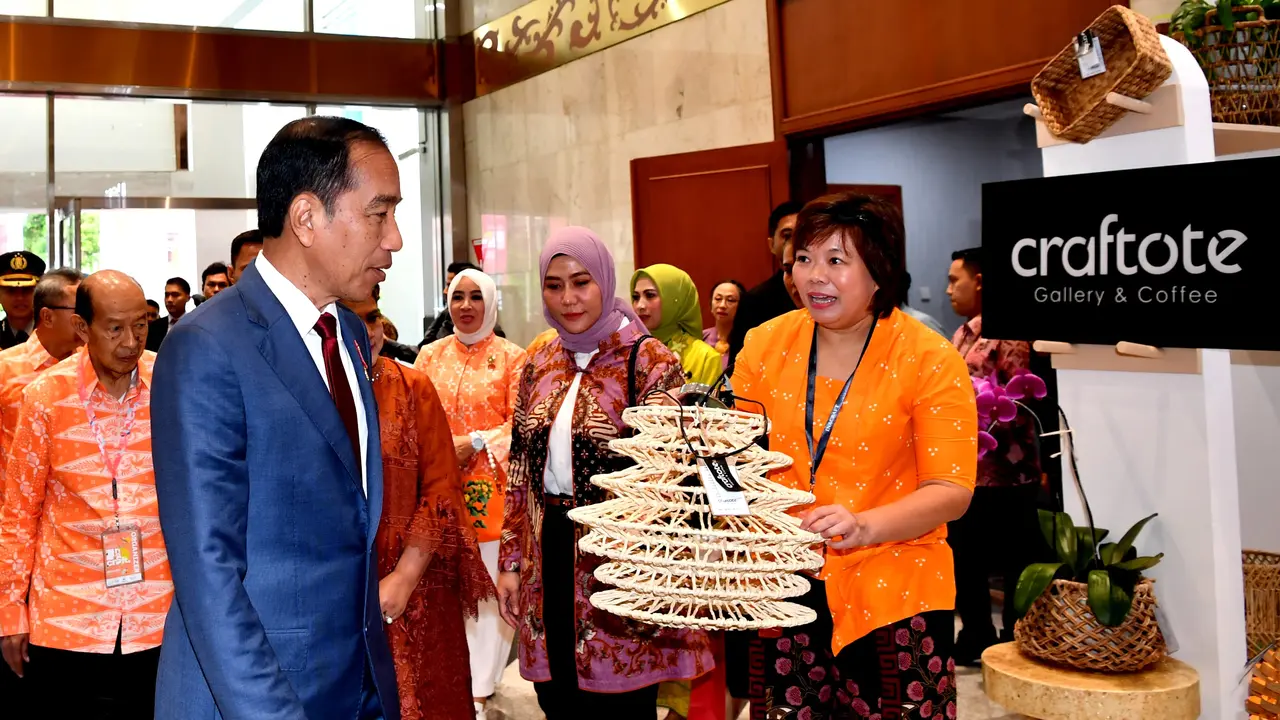 PT Jamkrindo mempromosikan UMKM binaannya di ajang pameran kerajinan tangan terbesar dan terlengkap di Asia Tenggara , International Handicraft Trade Fair atau INACRAFT.