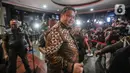 Menko Perekonomian Airlangga Hartarto usai menjalani pemeriksaan di Gedung Bundar, Kejaksaan Agung, Jakarta, Senin (24/7/2023).  (Liputan6.com/Faizal Fanani)