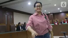 Terpidana dalam kasus korupsi proyek e-KTP, Miryam S Haryani usai menjadi saksi dalam sidang lanjutan kasus dugaan korupsi terkait pengadaan e-KTP dengan terdakwa Markus Nari di Pengadilan Tipikor, Jakarta, Rabu (9/10/2019). (Liputan6.com/Helmi Fithriansyah)