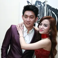 Empat tahun menjalin kasih, pasangan kekasih Ifan Seventeen dan Dylan Sahara siap melepas masa lajangnya pada Oktober 2016 mendatang. (Deki Prayoga/Bintang.com)