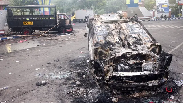 Potret Derby Jatim yang Berakhir Tragedi