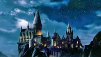 J.K Rowling sendiri pernah menuliskan bahwa Hogwarts selalu dilindungi oleh mantra anti-Apparate. Lalu apa yang membuat tiga orang tersebut bisa melakukannya? (Nerdist)