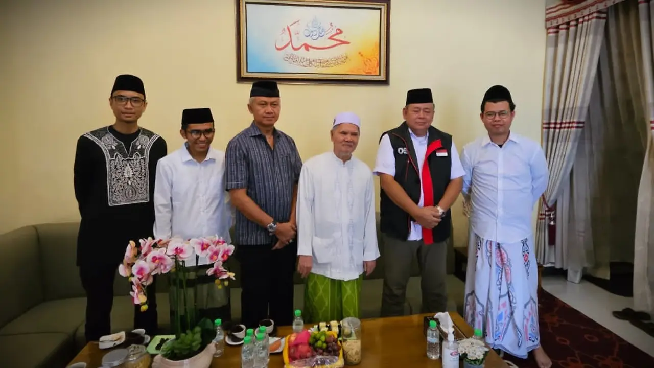 Tim Pemenangan Nasional (TPN) Ganjar Pranowo-Mahfud Md bersilaturahmi ke sejumlah ulama sepuh NU di Situbondo dan Probolinggo