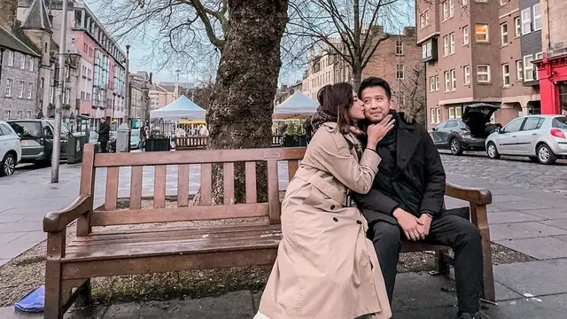 Dita Fakhrana saat liburan di Eroa bersama suaminya, Rino Yosiaki. (Dok: IG @fakhranaaa https://www.instagram.com/fakhranaaa/?hl=en)