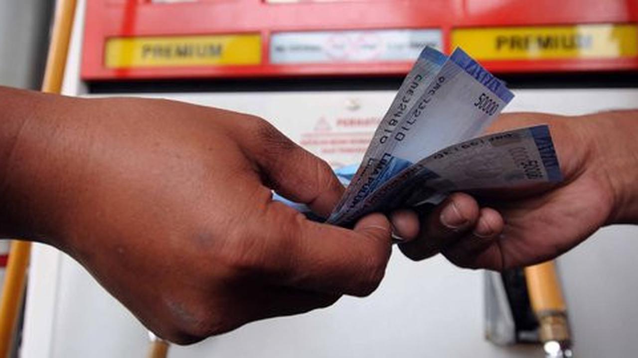 Harga minyak dunia anjlok, kenapa Premium dalam negeri tak turun?