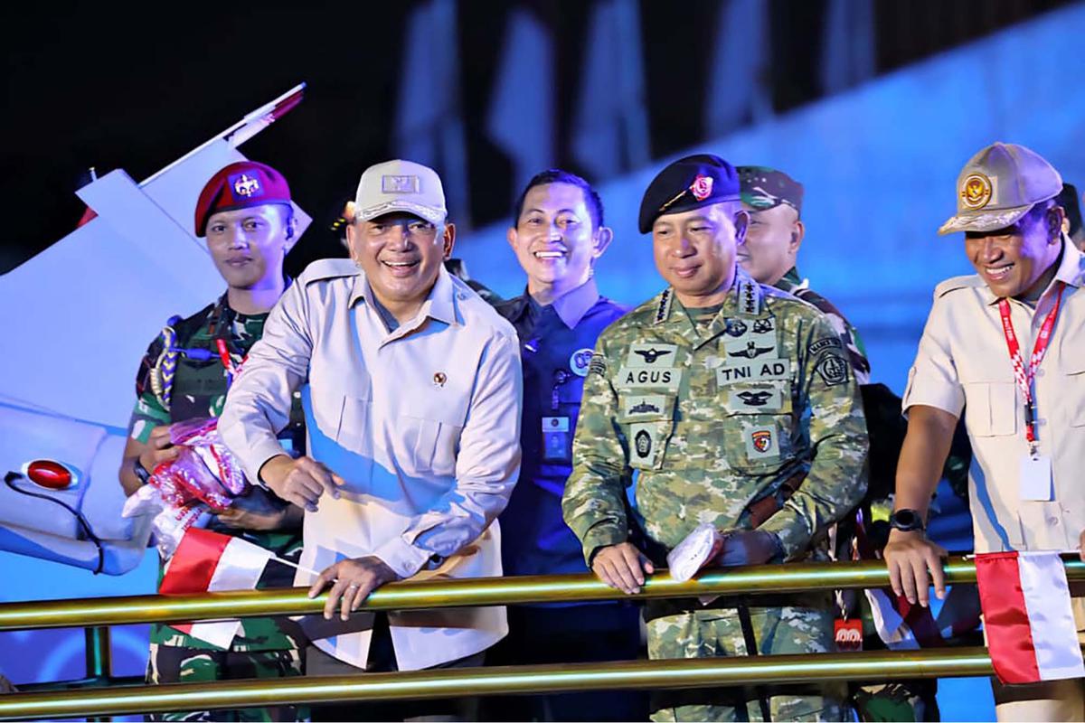 FOTO: Meriah! Pesta Rakyat & Karnaval HUT ke-80 RI Dimeriahkan TNI dan Kemhan