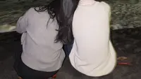 Eby dan Zahra Kencan di Pantai Malam Hari, Caption-nya Bikin Salfok