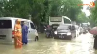 Dilanda Banjir, Antrean Kendaraan di Kebumen-Purworejo 2 Km