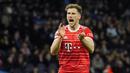 Pemain Bayern Munchen, Leon Goretzka saat laga leg pertama perempat final Liga Champions 2022/2023 melawan Manchester City di Etihad Stadium, Manchester, Rabu (12/04/2023) WIB. Goretzka tampil di bawah ekspektasi. Ia acap kali berada pada posisi yang tidak tepat dan kesulitan untuk mengimbangi aksi Rodri di lini tengah. (AP Photo/Jon Super)
