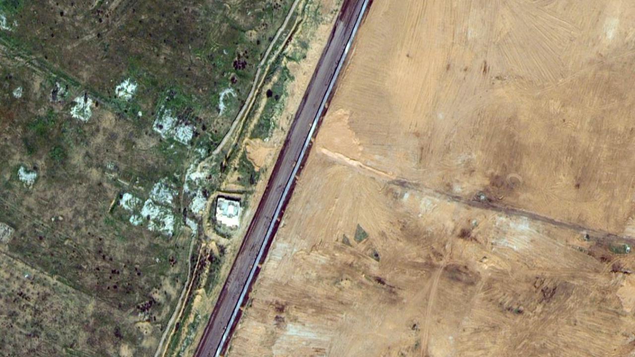 FOTO: Terpantau Satelit, Ini Penampakan Tembok Beton Setinggi 7 Meter yang Dibangun Mesir di Dekat Jalur Gaza