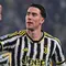 Pemain Juventus Dusan Vlahovic melakukan selebrasi usai mencetak gol ke gawang Sassuolo pada pertandingan sepak bola Serie A Liga Italia di Turin, Italia, Selasa (16/1/2024). Juventus menang 3-0. (Marco Alpozzi/LaPresse via AP)