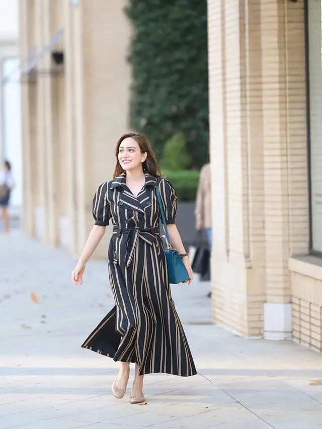 FOTO: Gaya Shandy Aulia saat Pakai Outfit Hitam, Menawan