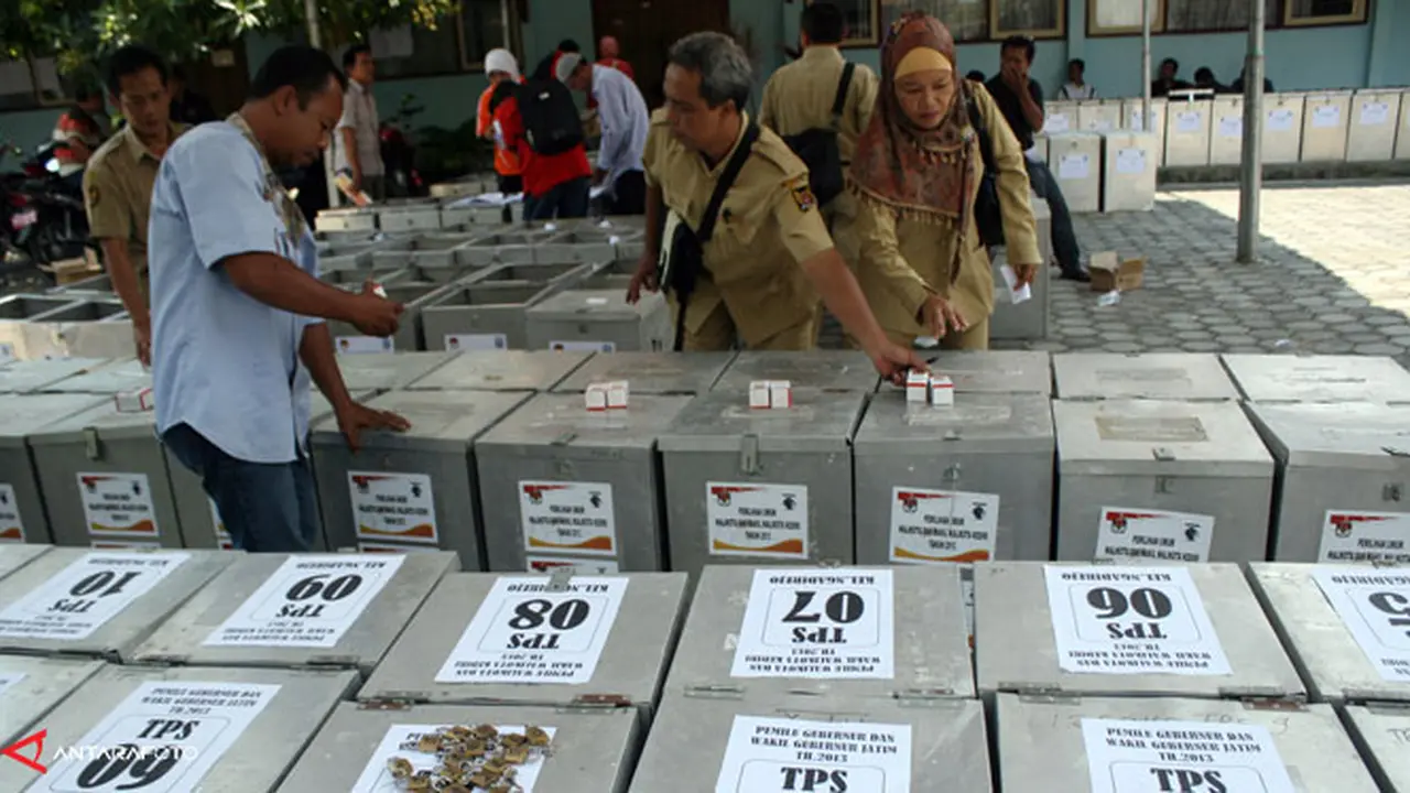 pilkada-jatim-130827b.jpg