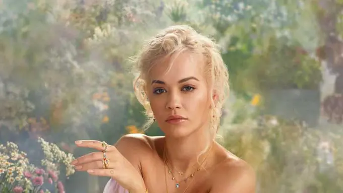 Rita Ora berkolaborasi dengan merek perhiasan Thomas Sabo/dok. HelloMagazine