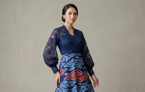 8 Model Long Dress Brokat Kombinasi Batik Modern Lengan Bishop untuk Rayakan Kemerdekaan 17 Agustus 1945 HUT RI Ke-81