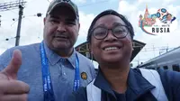 KLY Sports bersama Jose Luis Chilavert di saat menuju Stadion Luzhniki, Moskow. (Bola.com/Okie Prabowo)