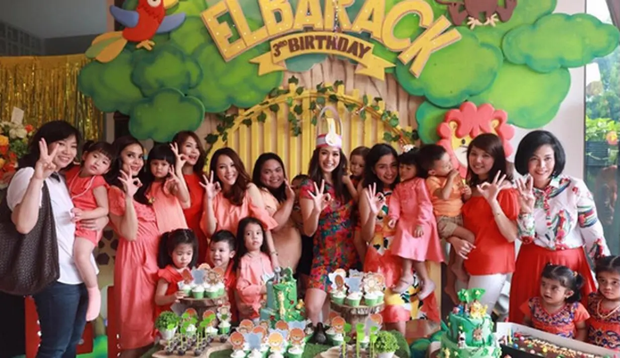 Pemeran dalam film Kung Fu Pocong Perawan itu mengaku tidak memiliki akses dengan mantan suaminya. Bahkan, perempuan 29 tahun itu berkomunikasi terakhir setahun silam. Respon dingin didapat saat menceritakan perkembangan putranya. (Instagram/inijedar)