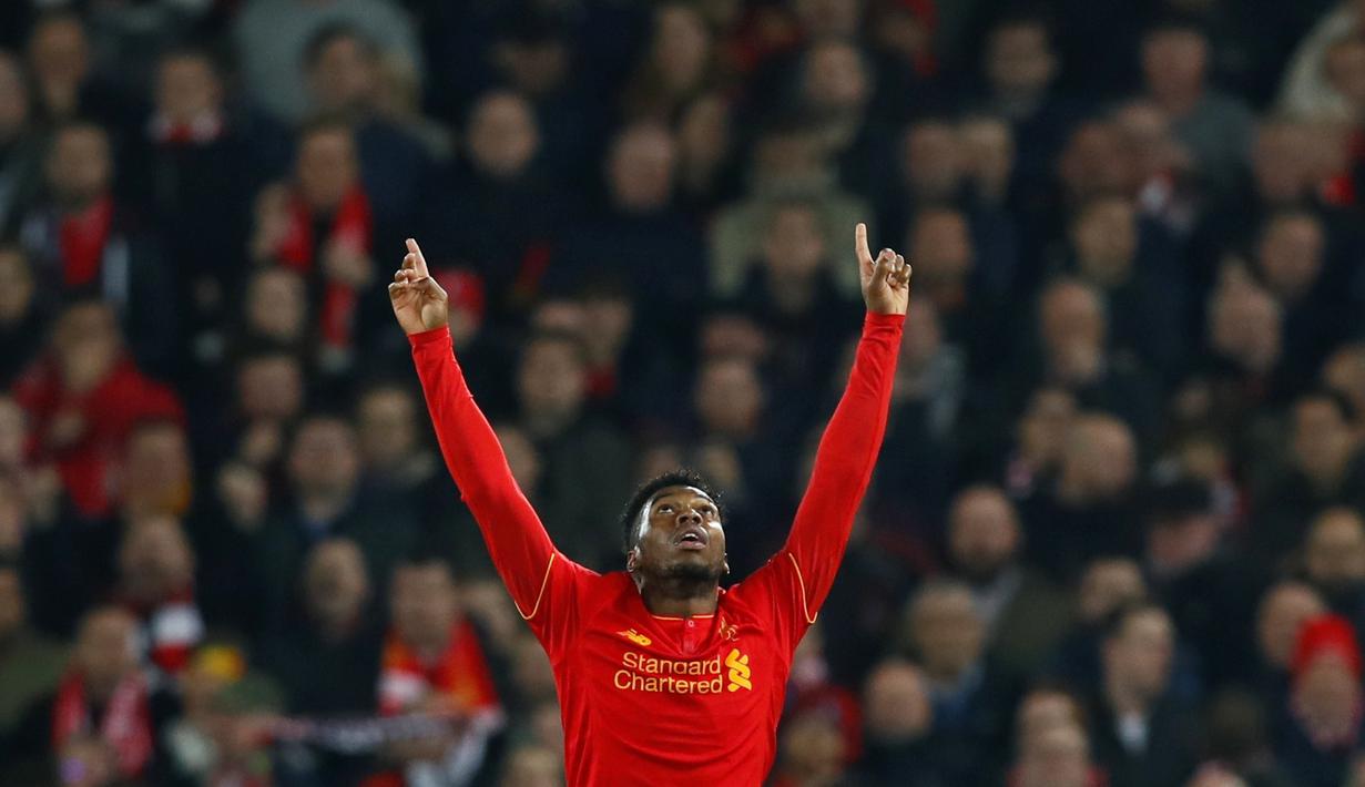 Ekspresi striker Liverpool, Daniel Sturridge, setelah mencetak gol ke gawang Tottenham Hotspur pada putaran keempat Piala Liga Inggris di Stadion Anfield, Liverpool, Selasa (25/10/2016) waktu setempat. (Action Images via Reuters/Jason Cairnduff)