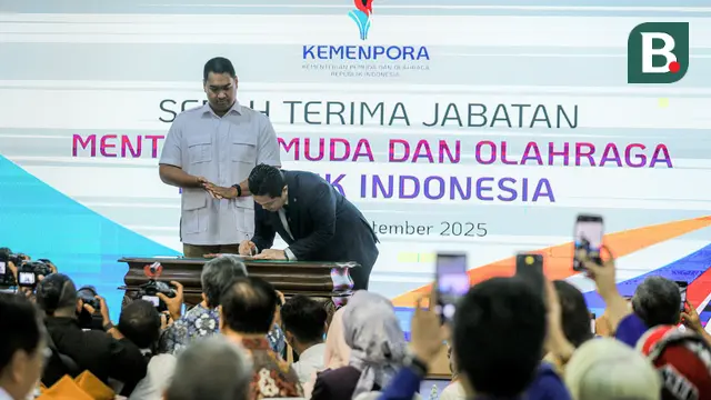 Foto: Sah! Momen Erick Thohir Lakukan Sertijab Menpora dengan Dito Ariotedjo
