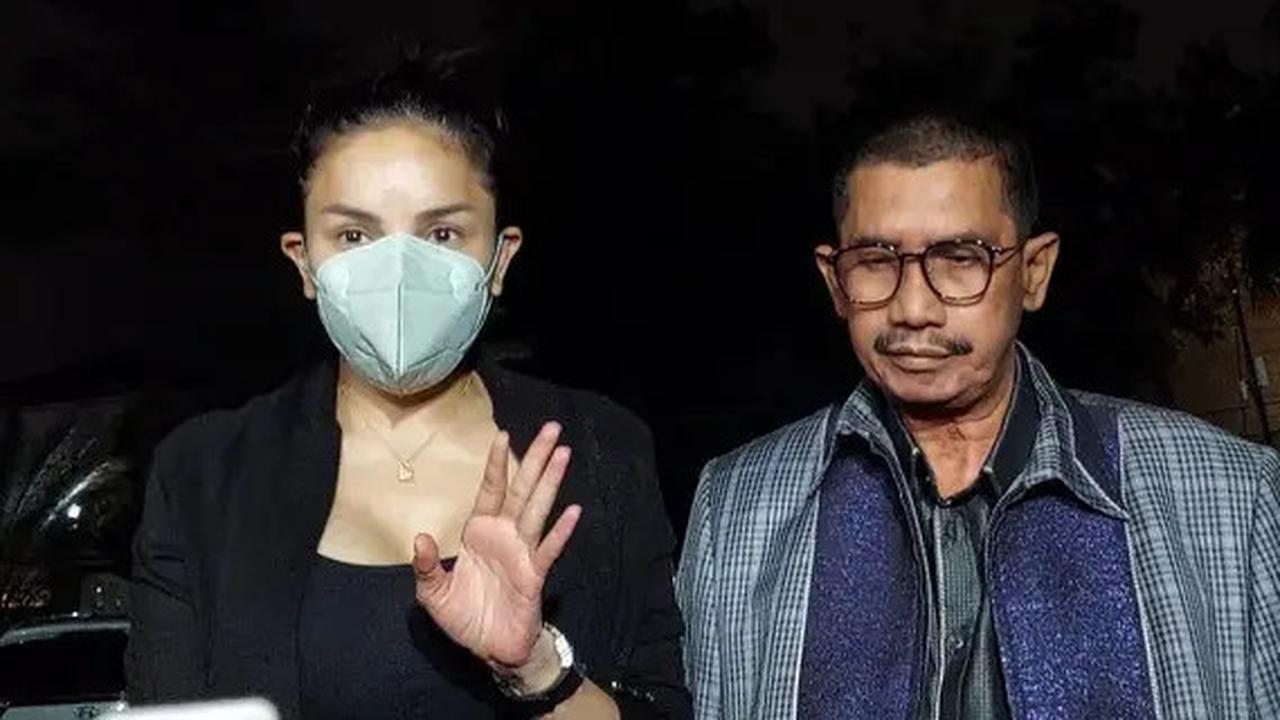 Buktikan Vadel Badjideh Pernah Hamili Lolly, Nikita Mirzani Bawa Foto Ini ke Polisi