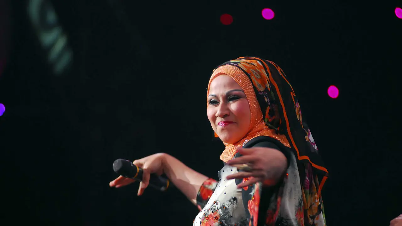 Camelia Malik