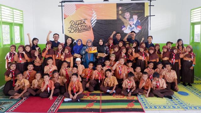 KPP Pratama Padang Sidempuan menyelenggarakan kegiatan Pajak Bertutur secara serentak kepada kurang lebih 300 siswa dan siswi di 5 sekolah.