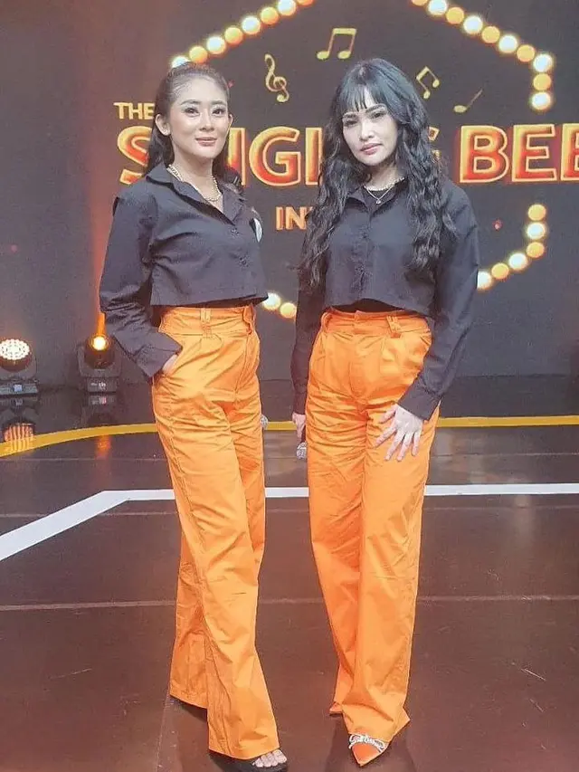 6 Potret Duo Anggrek Penyanyi 'Cikini Gondangdia' yang Viral, Selalu Kompak
