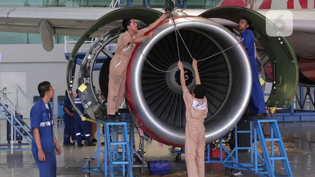 20151106-Hanggar 4 GMF Kurang Teknisi, Pembenahan Pesawat Terhambat
