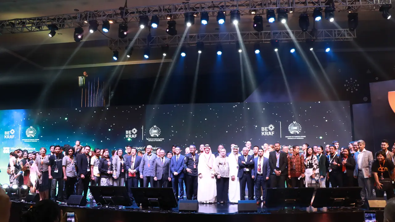 Kemeriahan acara penutupan World Conference of Creative Economy di Bali Nusa Dua Convention Center, Kamis, 8 November 2018. (Liputan6.com/Bekraf)