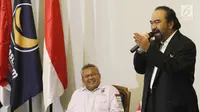 Ketua Umum Partai Nasdem Surya Paloh memberi sambutan dalam verifaksi faktual parpol peserta pemilu di Kantor DPP Partai Nasdem, Jakarta, Minggu (28/1). (Liputan6.com/Angga Yunar)