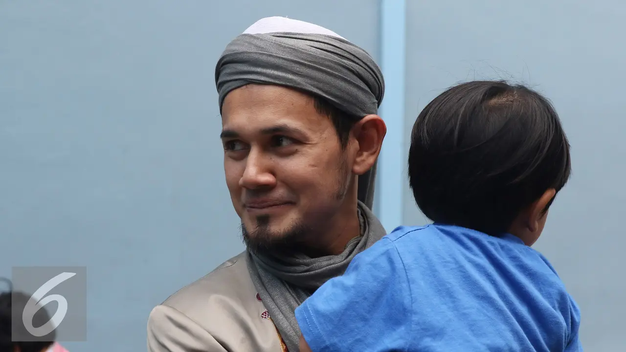 20161116- UGB dan Puput Melati Kembali Rujuk-Jakarta- Herman Zakharia