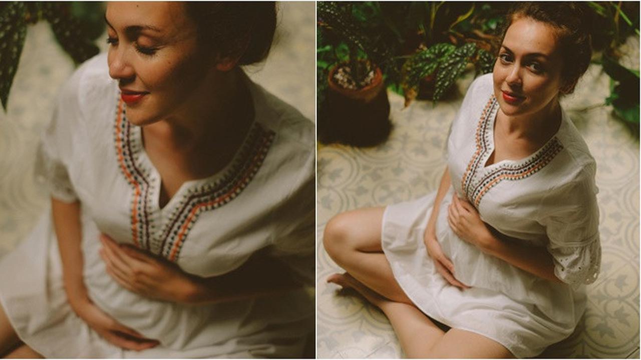 5 Pemotretan Rianti Cartwright Rayakan Tujuh Bulan Kehamilan di Tengah Pandemi