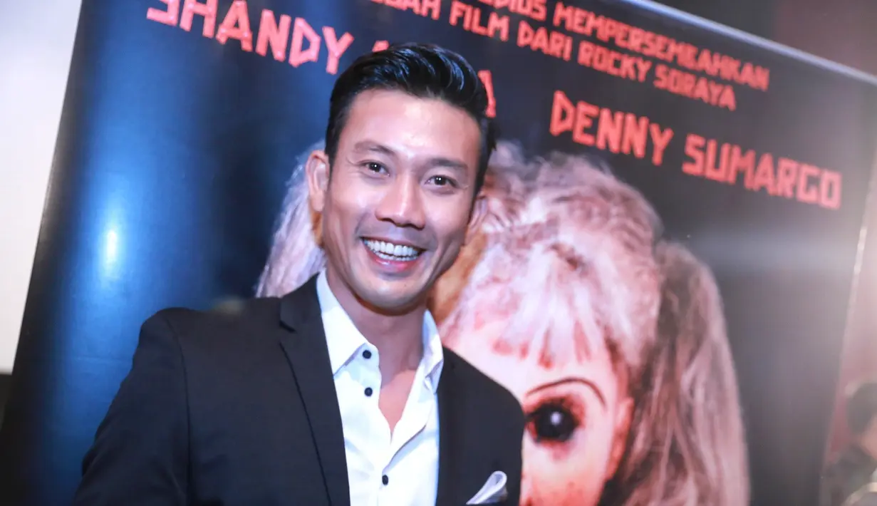 Meski merasa usianya sudah menua, peraih Rookie Of The Year 2001 itu juga tak mau menjalani pacaran. Ia berharap saat mendapatkan wanita yang dirasa cocok, sudah siap untuk menikah. (Adrian Putra/Bintang.com)