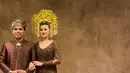 Di malam resepsi, pernikahan Aaliyah Massaid dan Thariq Halilintar mengusung adat Minang [@studioboh]