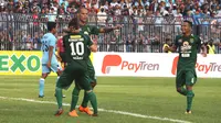 Persebaya Surabaya saat melawan Persela di Stadion Surajaya, Jumat (31/3/2018). (Bola.com/Aditya Wany)