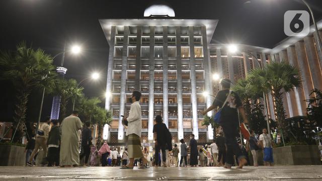 Sholat Tarawih Pertama di Masjid Istiqlal