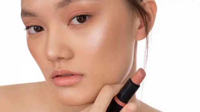 Penyesuaian shade lipstik