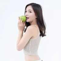 Mengonsumsi buah pada malam hari./Copyright shutterstock.com/g/zEdward_Indy