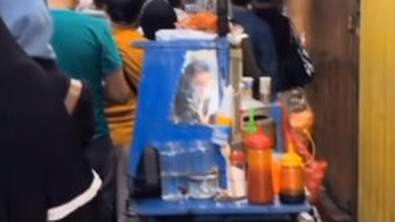 Dilewati Antrean Pembeli Lapak Sebelah